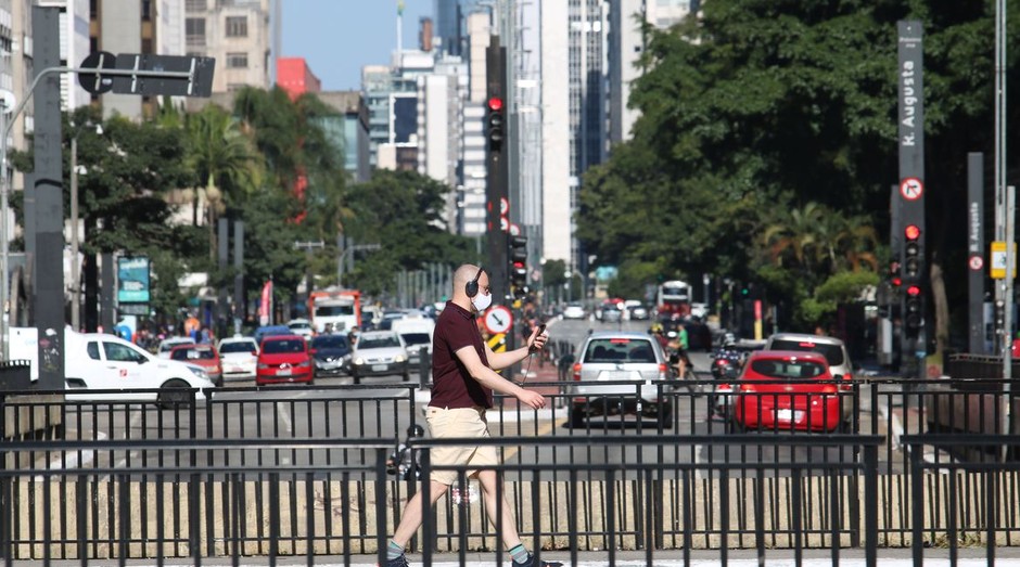 sp enfrenta desafios para sua reabertura, como testes de coronavirus