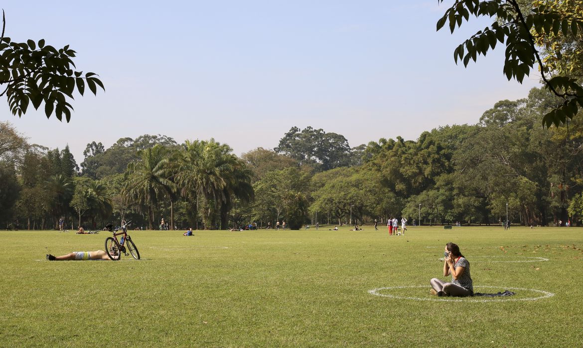 covas amplia horário de abertura de parques em dias de semana