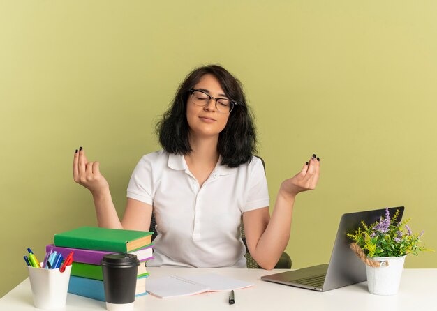 86% dos funcionários mudariam de emprego por saúde mental, diz estudo